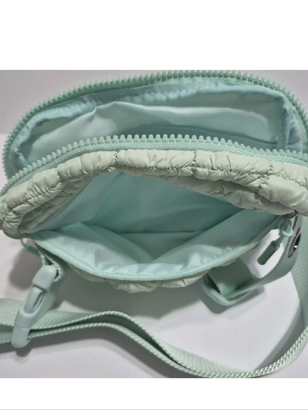 New No Tags, No Brand Green Quilted Puffer Belt Fanny Pack Belt Bag Adjustable